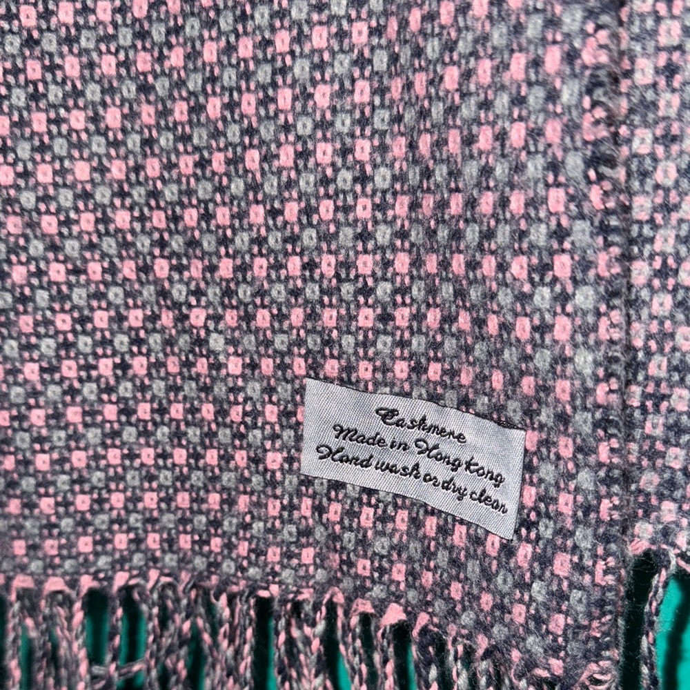 💓☑️🐰💓Pink and Gray Cashmere Scarf